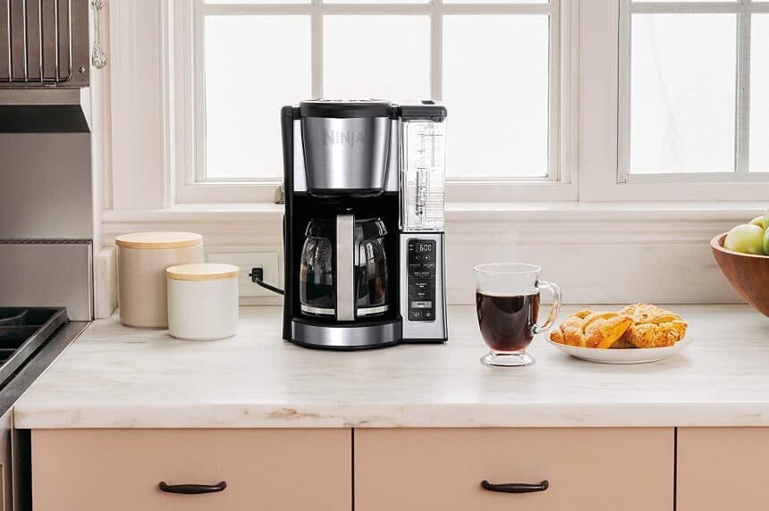 8 Best 12 Cup Coffee Makers - Perfect for Offices and Big Families!